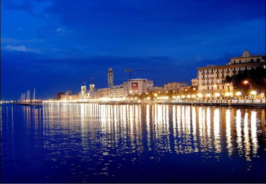Casa Vacanze Manthy Posizione Centrale Bari Ngoại thất bức ảnh